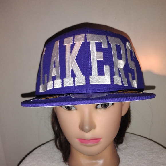 NBA Los Angeles Lakers Cap - Picture 1 of 7